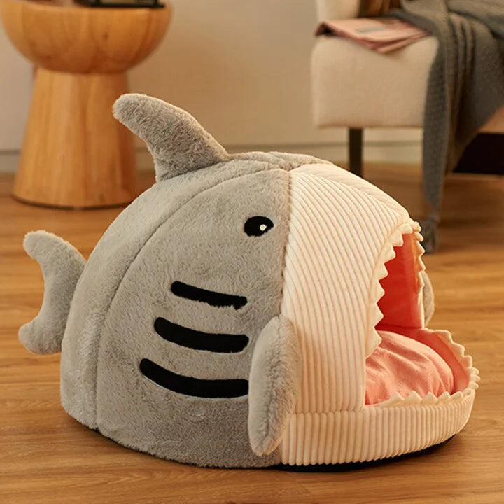 Le lit pour animal de compagnie requin