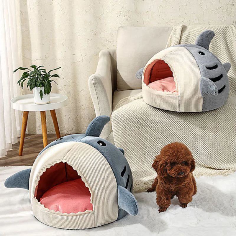 Le lit pour animal de compagnie requin